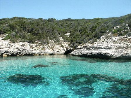 Cala Genovesi sul Sentiero dei Doganieri