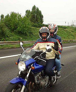 Lungo l'autostrada per raggiungere il punto d'incontro