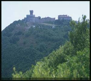 Colle ove s'arrocca il borgo di Populonia